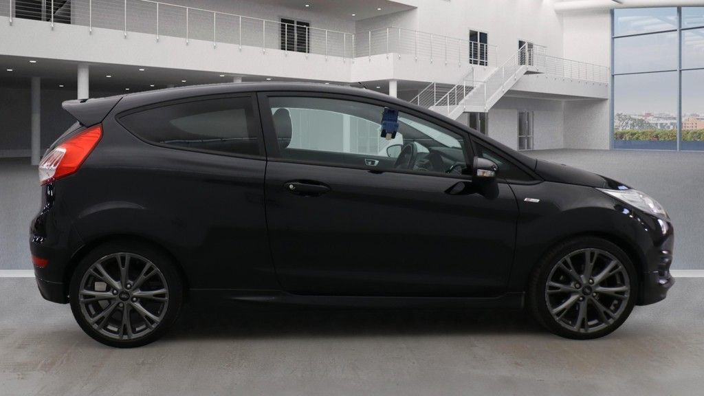 Used Ford Fiesta 2017 for sale - 76147199: Photo 7