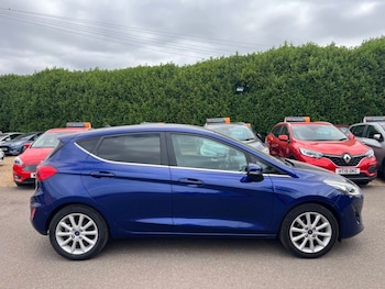 Used Ford Fiesta 2017 for sale - 79142161: Photo