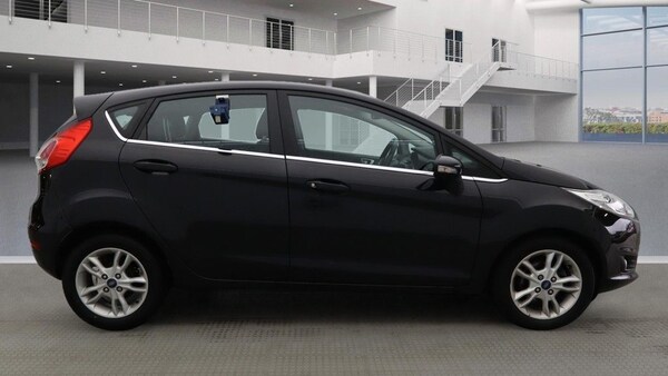 Used Ford Fiesta 2017 for sale - 76303202: Photo 3