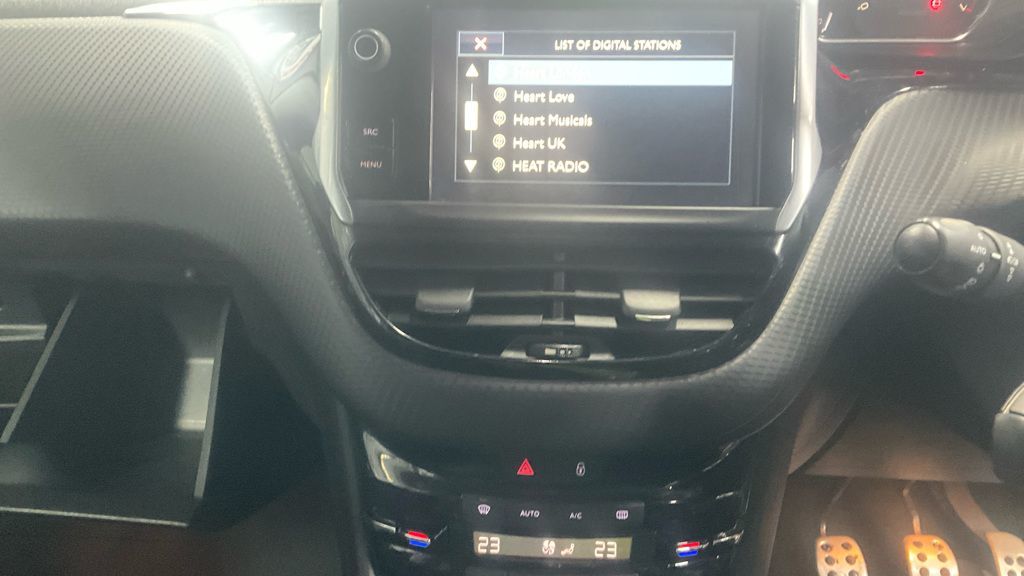 Used Peugeot 208 2016 for sale - 77211639: Photo 13