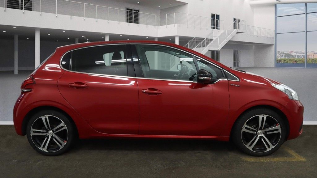 Used Peugeot 208 2016 for sale - 77211639: Photo 3