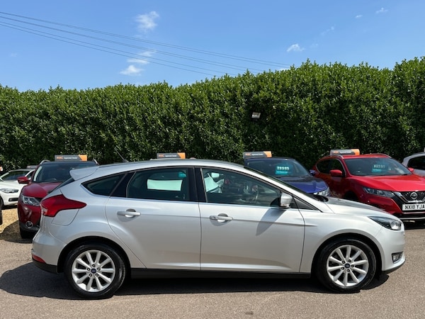 Used Ford Focus 2018 for sale - 75396979: Photo 2