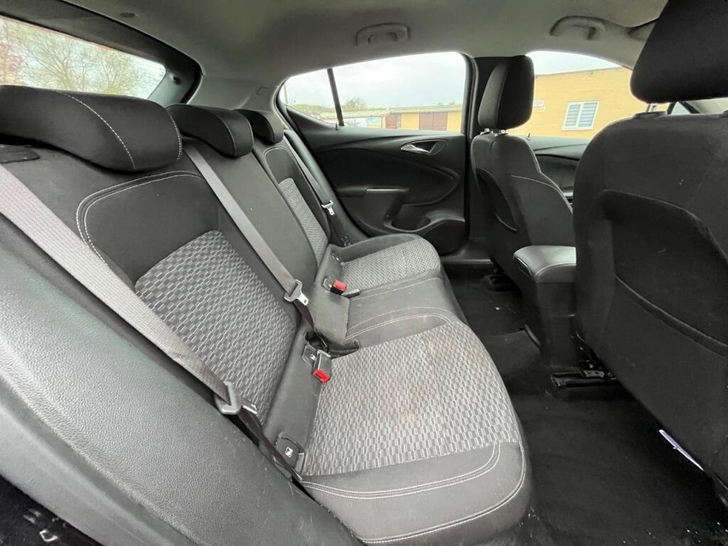 Used Vauxhall Astra 2018 for sale - 78223565: Photo 12