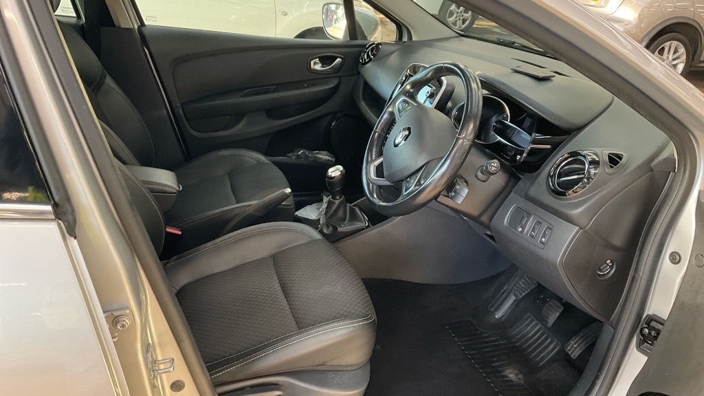 Used Renault Clio 2017 for sale - 76685829: Photo 13