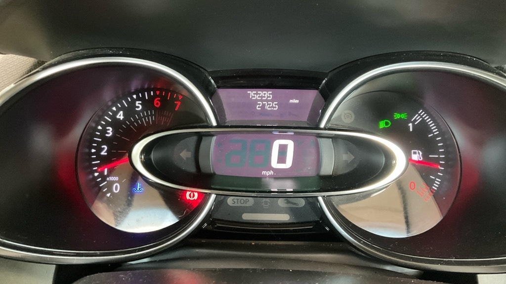 Used Renault Clio 2017 for sale - 76685829: Photo 16