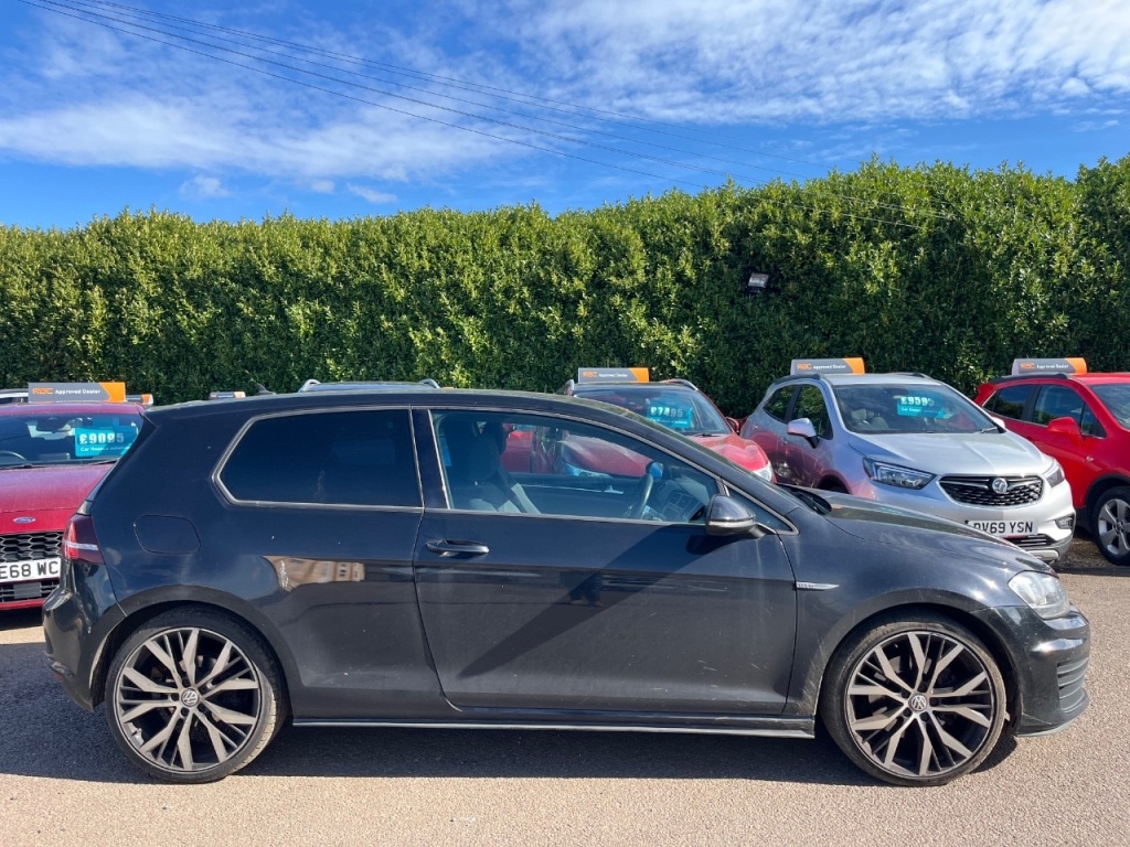 Used Volkswagen Golf 2017 for sale - 77821573: Photo 3