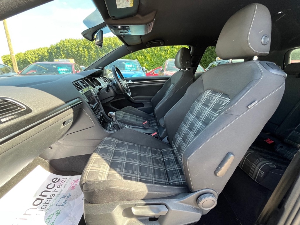 Used Volkswagen Golf 2017 for sale - 77821573: Photo 9