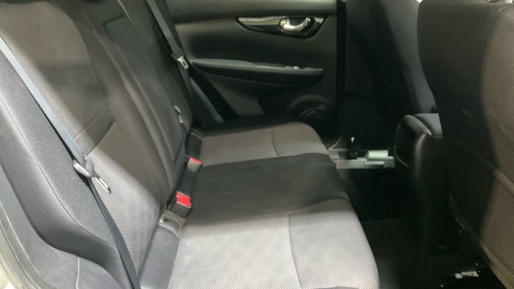Used Nissan Qashqai 2016 for sale - 76739734: Photo 9