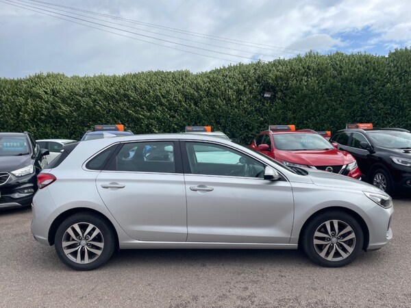 Used Hyundai i30 2018 for sale - 76118299: Photo 3