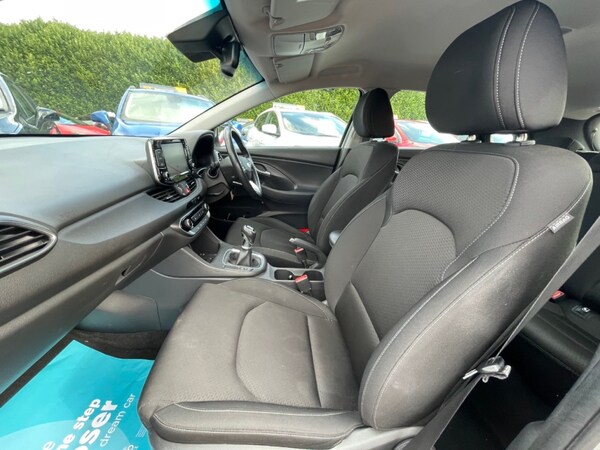Used Hyundai i30 2018 for sale - 76118299: Photo 9