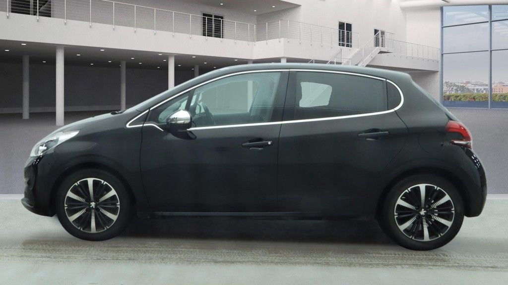 Used Peugeot 208 2018 for sale - 77226270: Photo 6