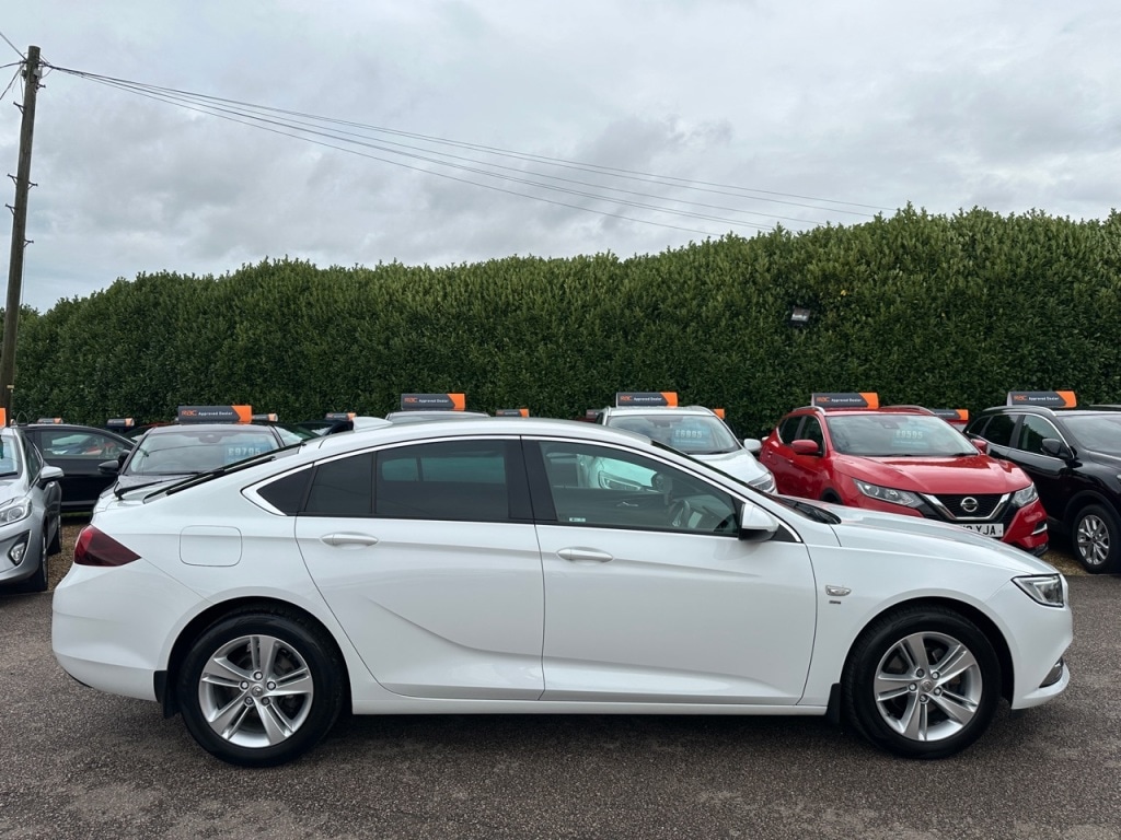 Used Vauxhall Insignia 2018 for sale - 76303205: Photo 3