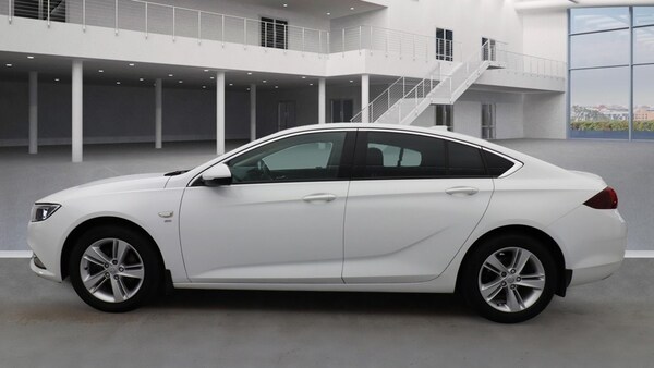 Used Vauxhall Insignia 2018 for sale - 76303205: Photo 6