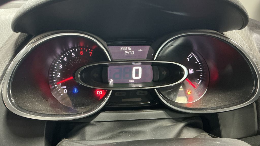 Used Renault Clio 2019 for sale - 77607970: Photo 11