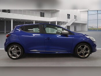 Used Renault Clio 2018 for sale - 76303180: Photo