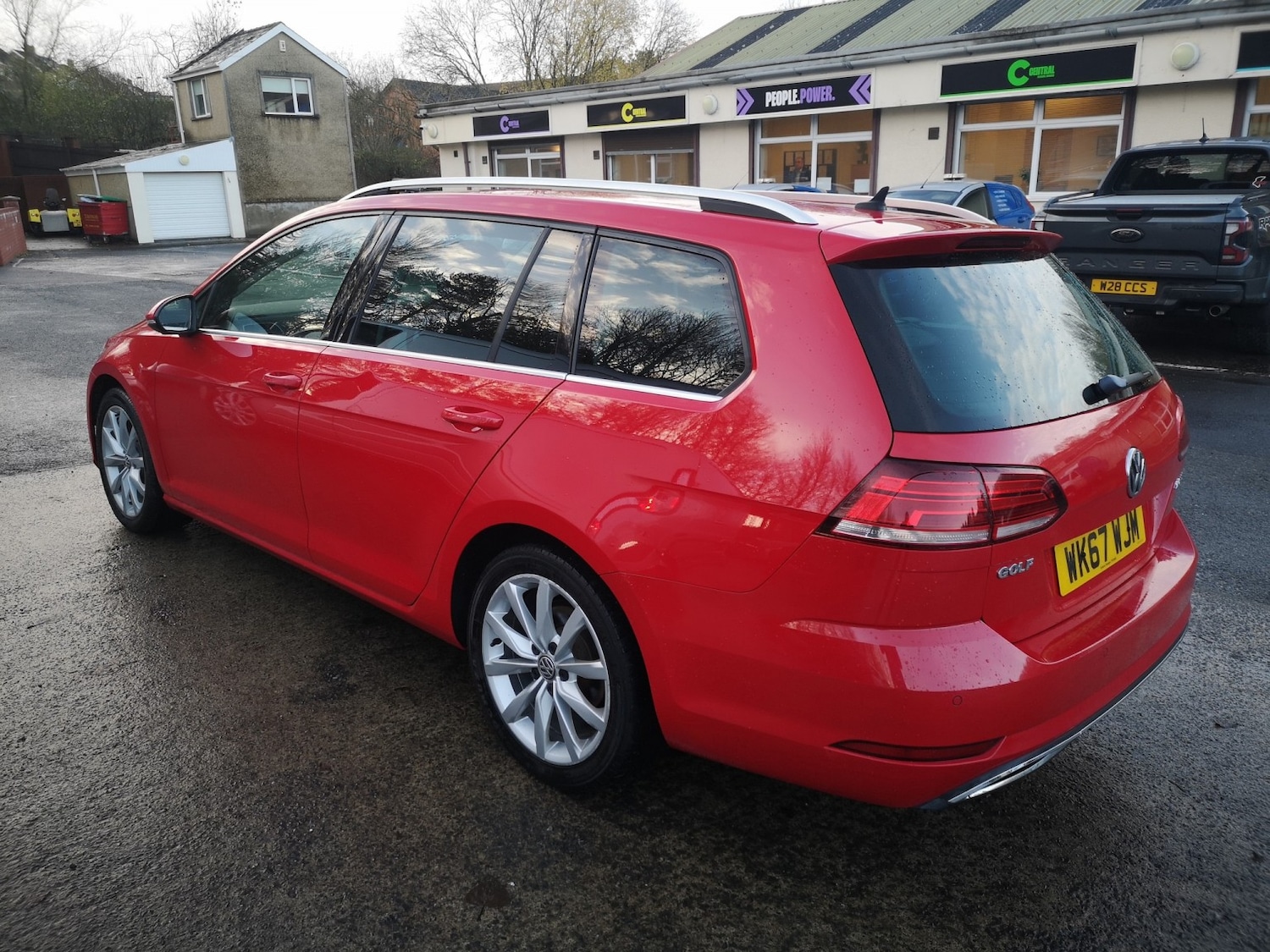 Used Volkswagen Golf 2017 for sale - 76896943: Photo 2