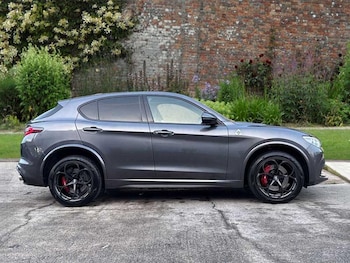 Used Alfa Romeo Stelvio 2020 for sale - 78755425: Photo