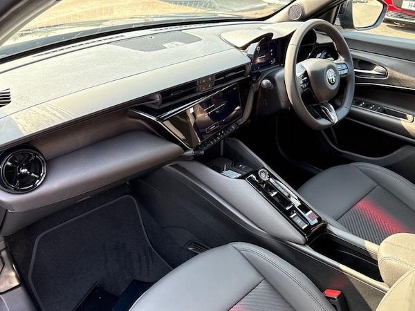 Used Alfa Romeo Junior 2025 for sale - 75475243: Photo 8
