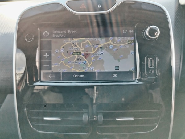 Used Renault Clio 2015 for sale - 74618087: Photo 15