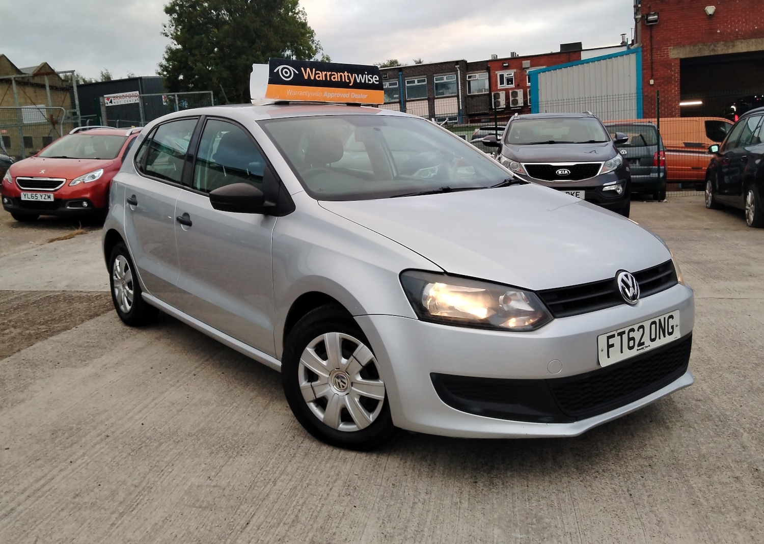 Used Volkswagen Polo 2012 for sale - 76213712: Photo 1
