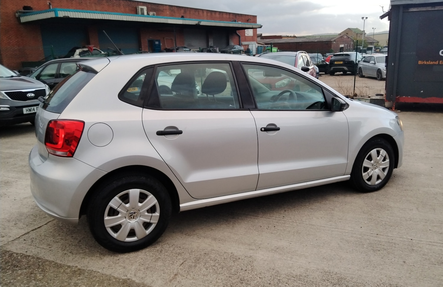 Used Volkswagen Polo 2012 for sale - 76213712: Photo 3