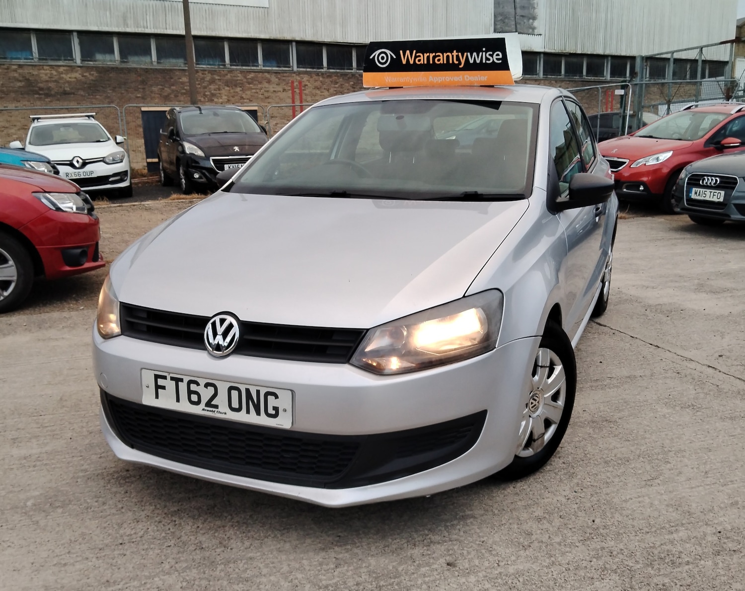 Used Volkswagen Polo 2012 for sale - 76213712: Photo 5