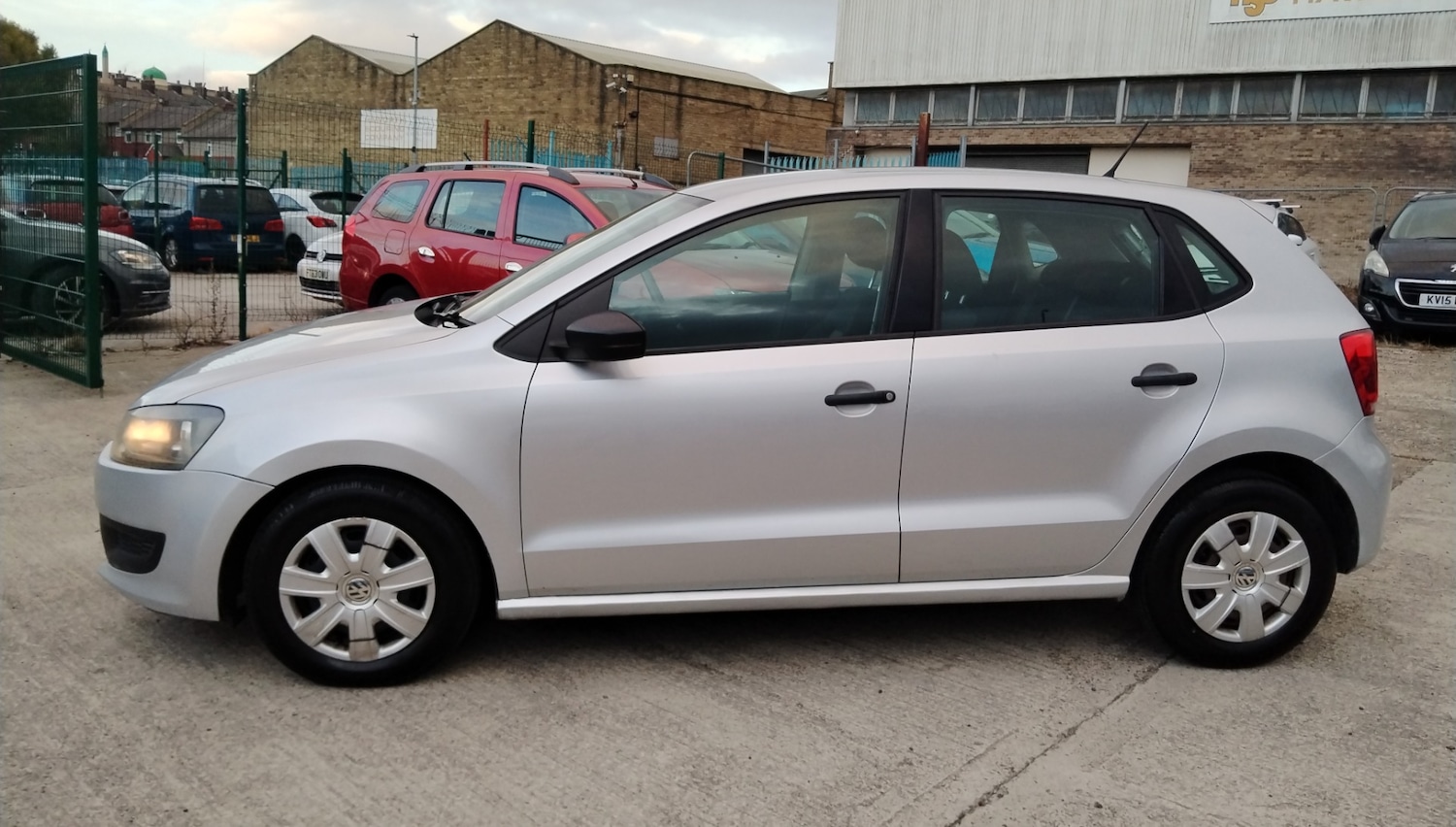 Used Volkswagen Polo 2012 for sale - 76213712: Photo 6