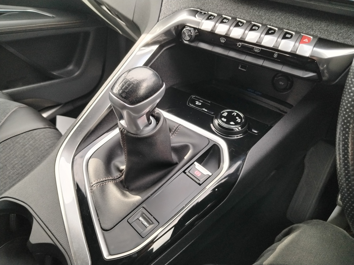 Used Peugeot 3008 2018 for sale - 77992822: Photo 15