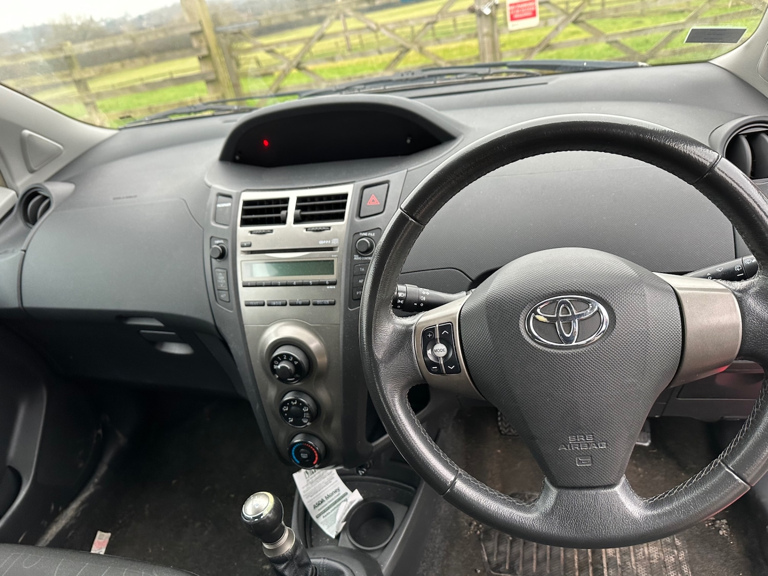 Used Toyota Yaris 2010 for sale - 77567647: Photo 9