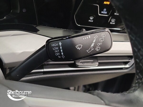 Used Volkswagen Golf 2022 for sale - 76702670: Photo 32