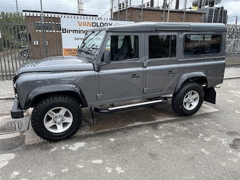 Land Rover - Defender
