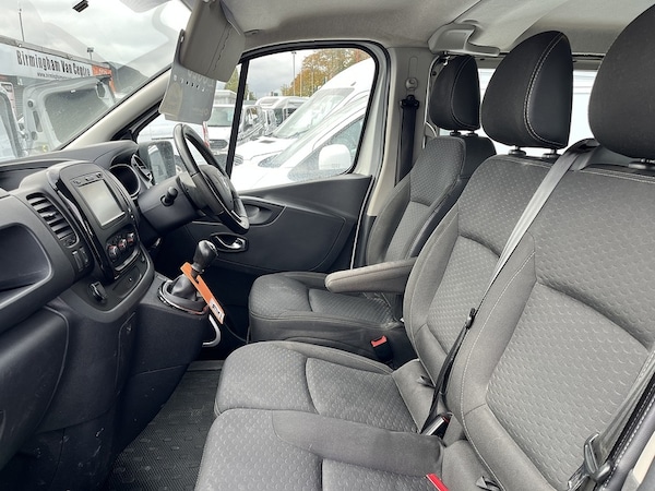 Used Vauxhall Vivaro 2018 for sale - 76206704: Photo 2