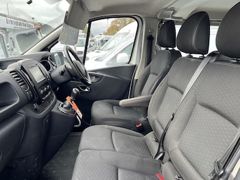 Used Vauxhall Vivaro 2018 for sale - 76206704: Photo 2