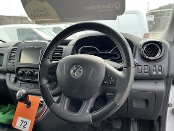 Used Vauxhall Vivaro 2018 for sale - 76206704: Photo 3