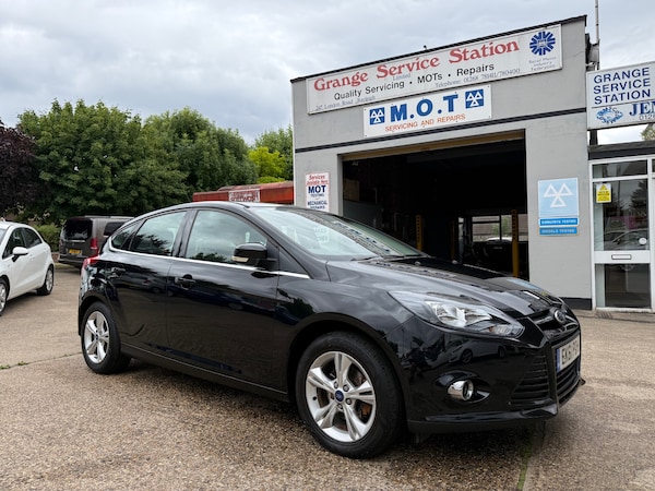 Used Ford Focus 2011 for sale - 75273018: Photo 2