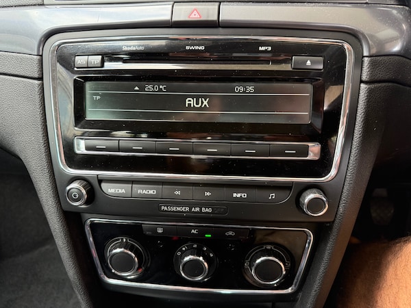 Used Skoda Superb 2011 for sale - 75238754: Photo 18