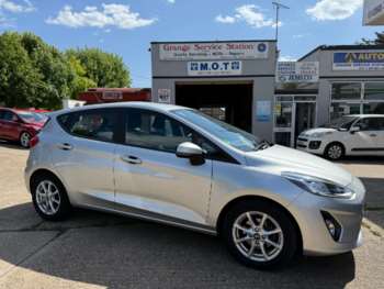 2019 (19) - 1.0 EcoBoost Zetec 5dr Auto 33 K F.S.H.