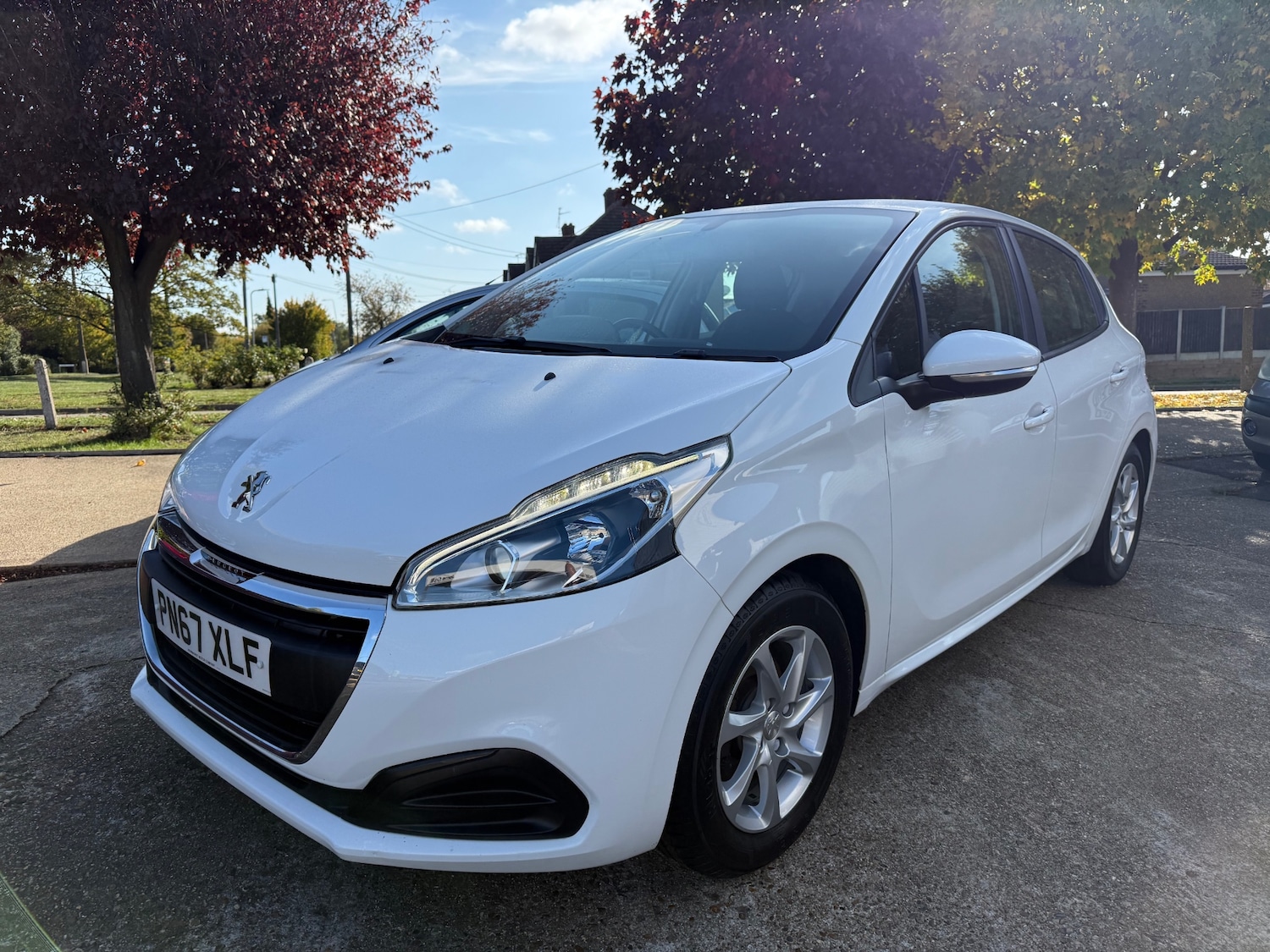 Used Peugeot 208 2017 for sale - 76252292: Photo 2