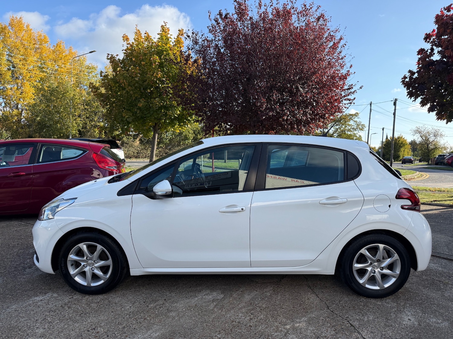 Used Peugeot 208 2017 for sale - 76252292: Photo 4