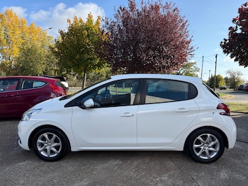 Used Peugeot 208 2017 for sale - 76252292: Photo 4