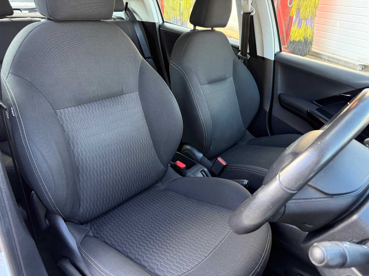 Used Peugeot 208 2017 for sale - 76252292: Photo 8