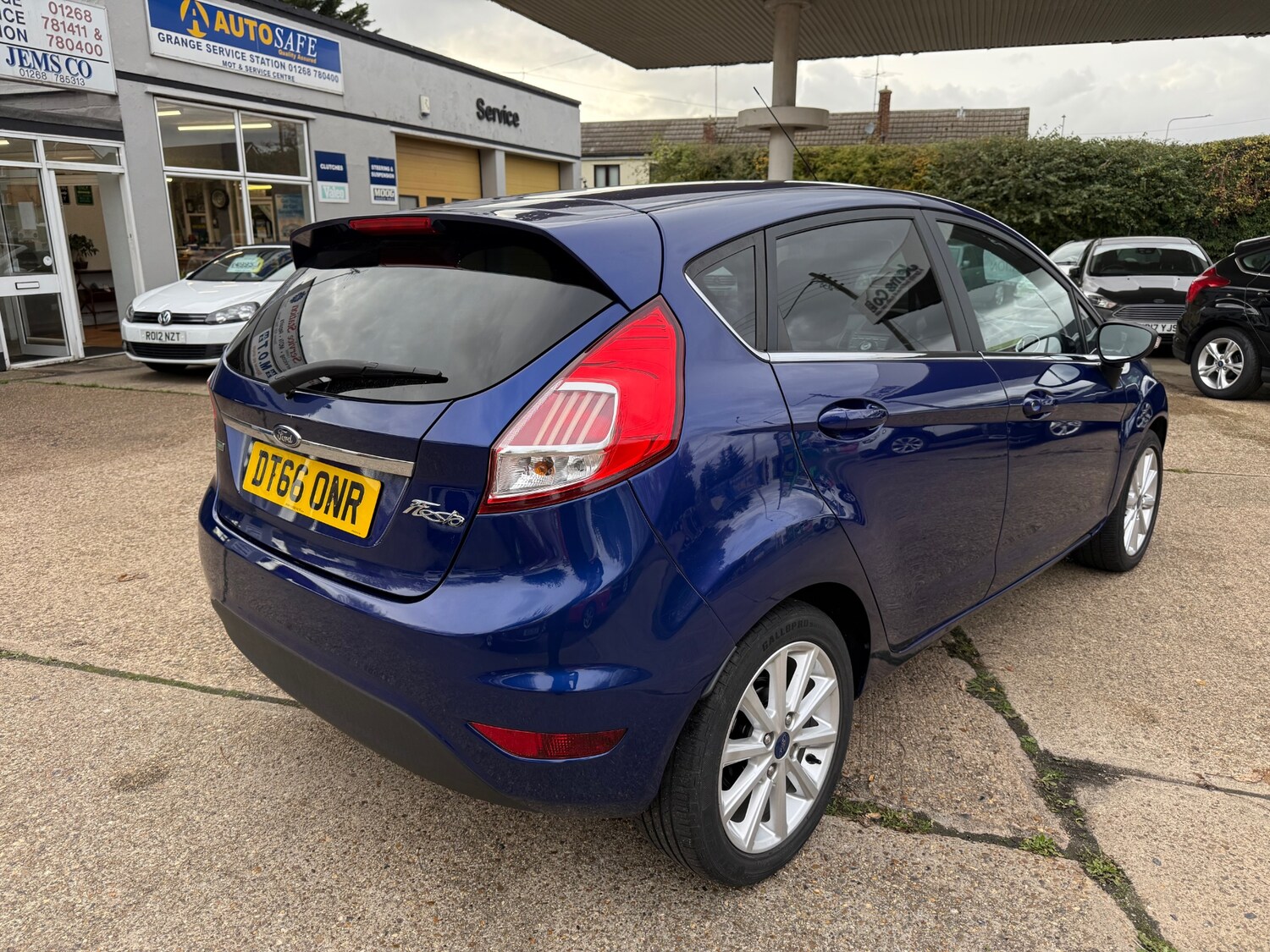 Used Ford Fiesta 2017 for sale - 76383307: Photo 9