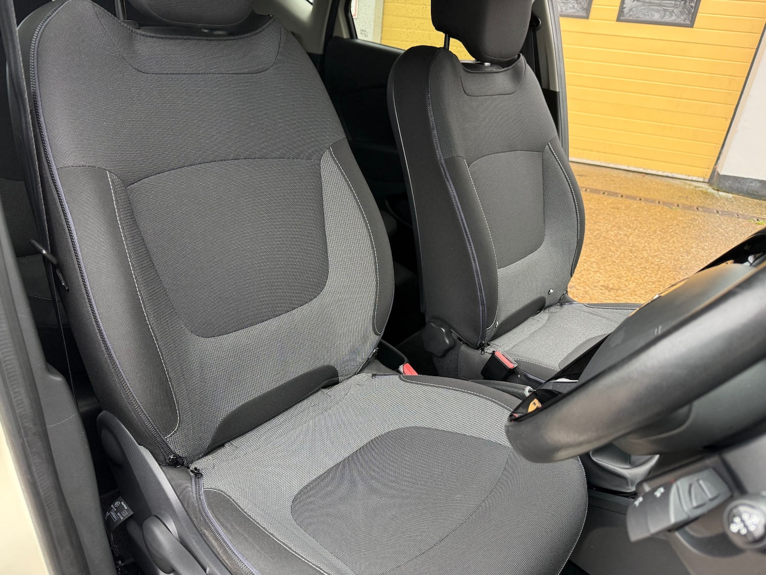 Used Renault Captur 2015 for sale - 77271885: Photo 12