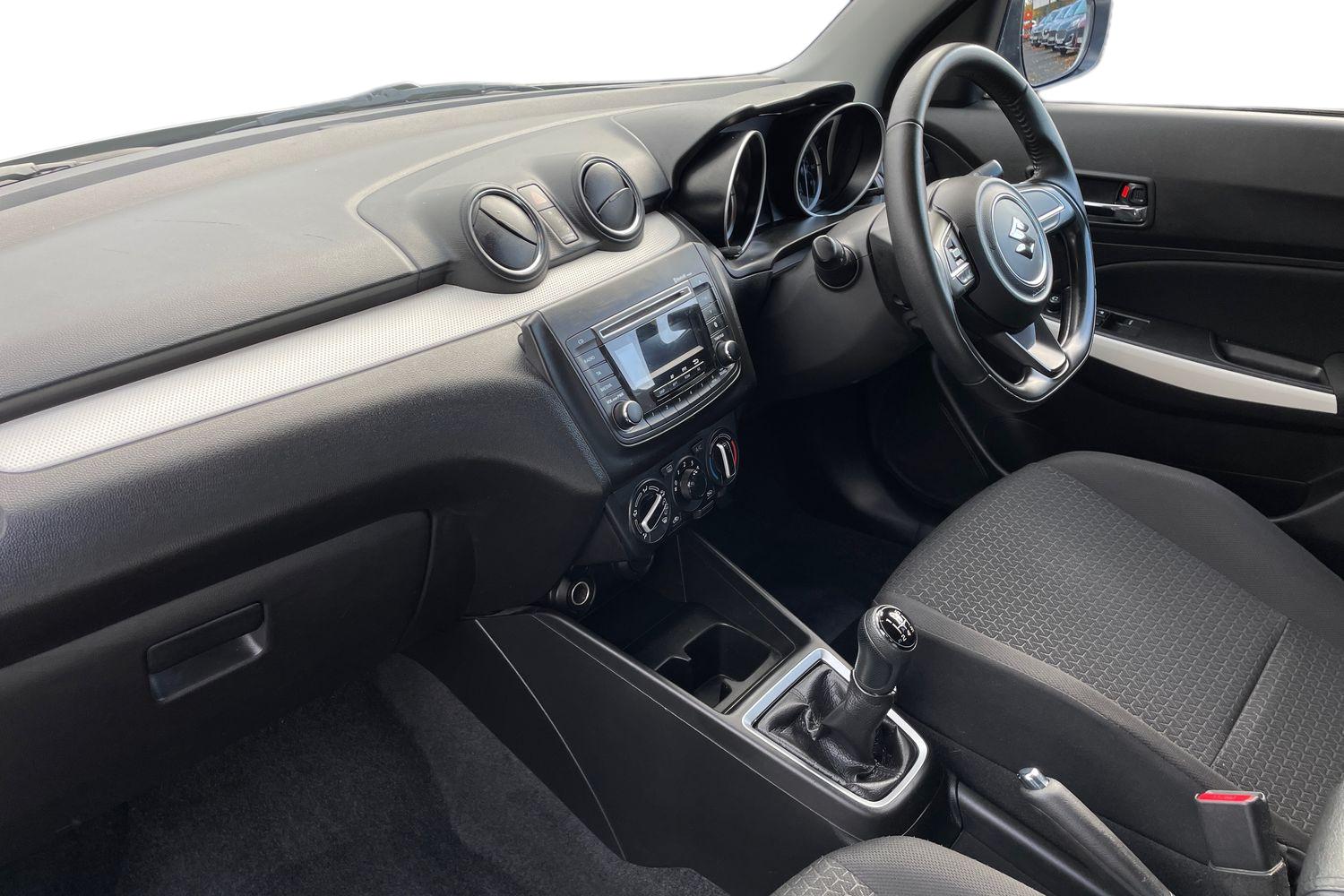 Used Suzuki Swift 2020 for sale - 76873779: Photo 2