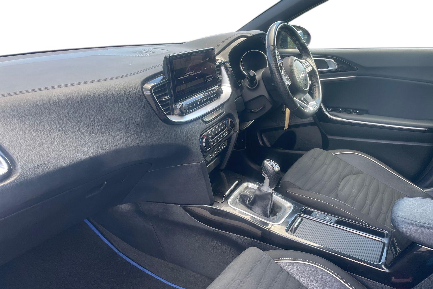Used Kia XCeed 2023 for sale - 75996845: Photo 2