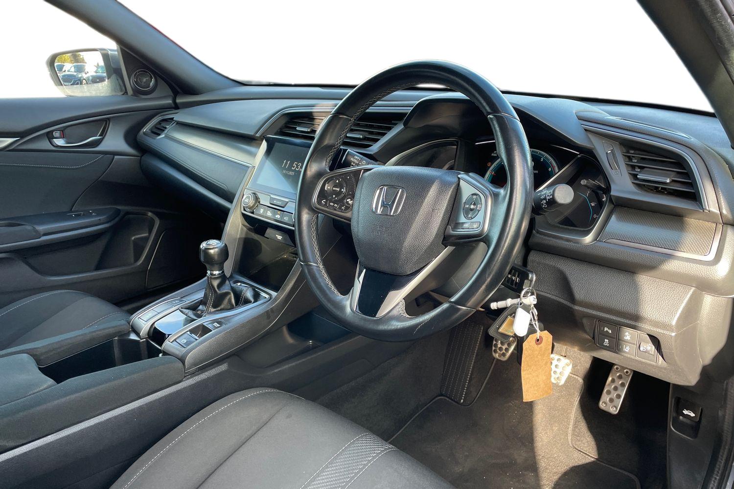 Used Honda Civic 2018 for sale - 76873793: Photo 7