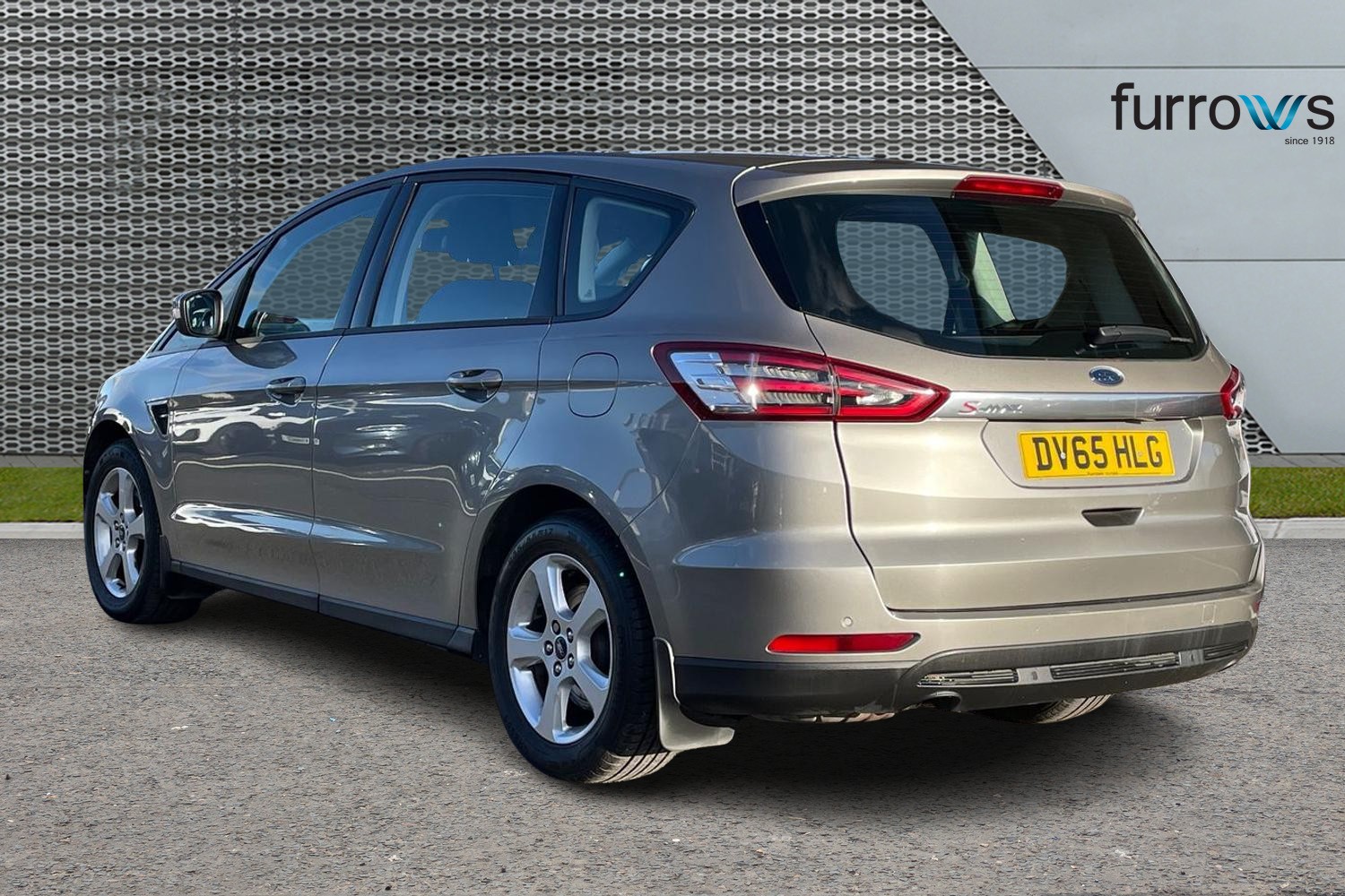 Used Ford S-Max 2015 for sale - 76872715: Photo 3