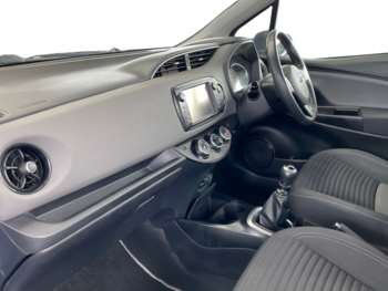 Used Toyota Yaris 2018 for sale - 74832253: Photo