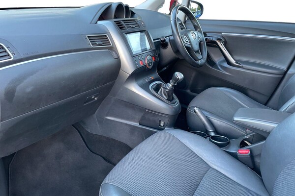 Used Toyota Verso 2017 for sale - 76183944: Photo 2