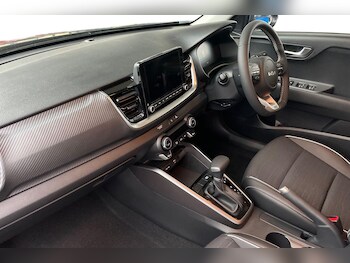 Used Kia Stonic 2025 for sale - 76921888: Photo